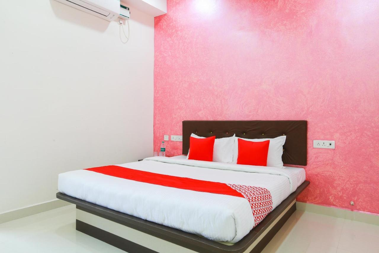 Oyo 49376 Priyanka Residency Hotel Kanchipuram Exterior photo